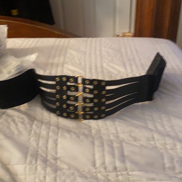 Black belt5 lines gold stripes - Picture 2 of 4